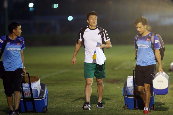 U22 Việt Nam đổi địa điểm tập kín, chờ đối đầu U22 UAE - Ảnh 9. U22 Việt Nam đổi địa điểm tập kín, chờ đối đầu U22 UAE - Ảnh 9.