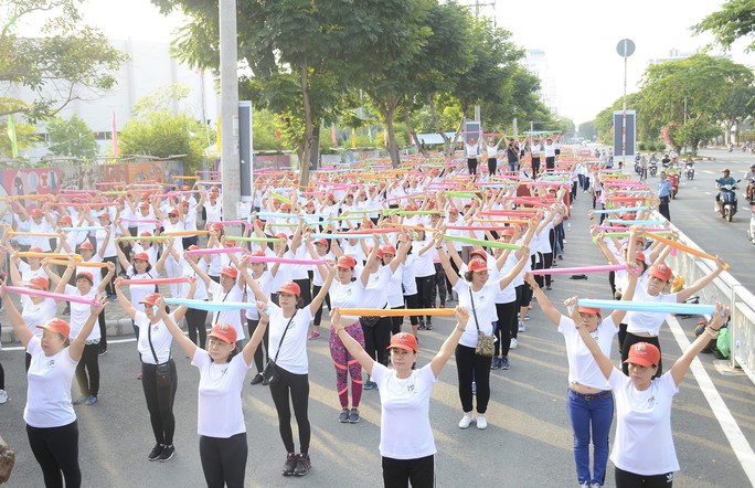 800 phụ nữ thể hiện khỏe, đẹp tự tin - Ảnh 3.