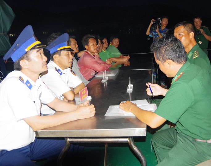Cảnh sát biển đồng hành với ngư dân Khánh Hòa - Ảnh 6.