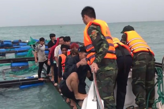 Cảnh sát biển đồng hành với ngư dân Khánh Hòa - Ảnh 7.