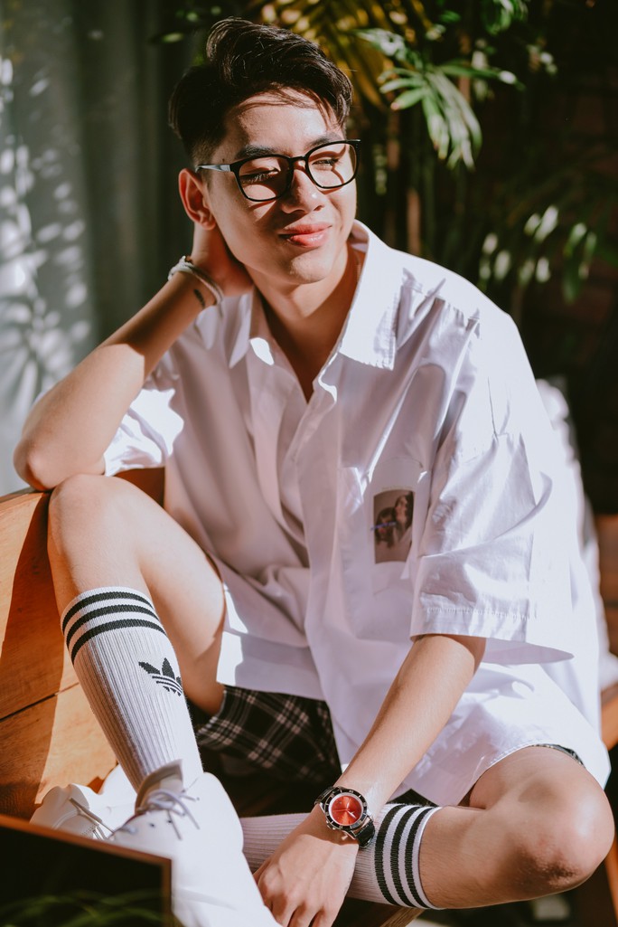 Sóng gió đạt 200 triệu view YouTube, nhanh nhất lịch sử - Ảnh 1. Sóng gió đạt 200 triệu view YouTube, nhanh nhất lịch sử - Ảnh 1.