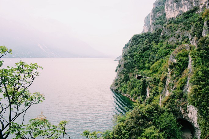 Hồ vùng Bắc Ý và những cái nhất - Ảnh 2.