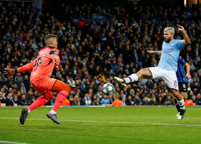 Đại gia Man City ra đòn, Sterling thăng hoa trên đỉnh châu Âu - Ảnh 3.