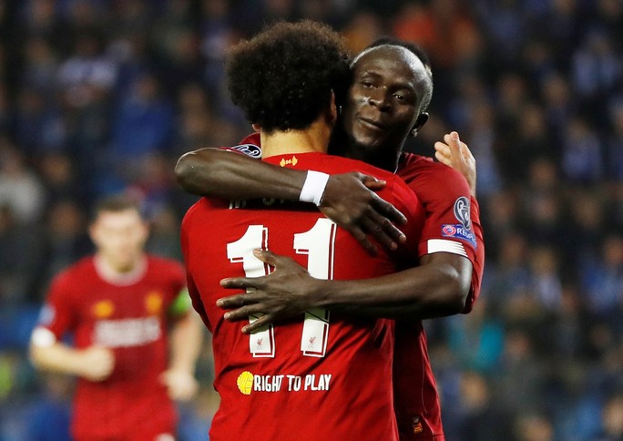 Mohamed Salah mất Quả bóng vàng vào tay Sadio Mane - Ảnh 1.