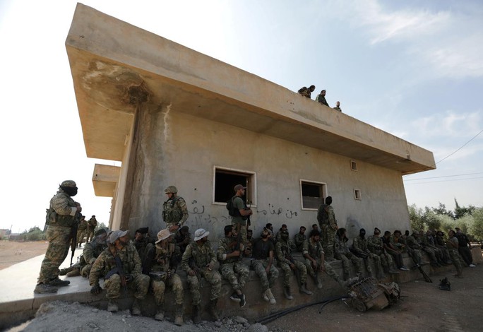 Quân đội Syria và Thổ Nhĩ Kỳ đụng độ - Ảnh 2.