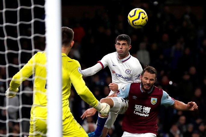 Sao 60 triệu bảng lập hat-trick, Chelsea mơ tranh ngôi vô địch - Ảnh 2.