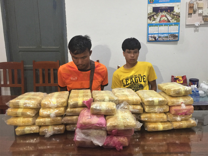 Chặt đứt đường dây vận chuyển 200.000 viên ma túy vào Việt Nam - Ảnh 1.