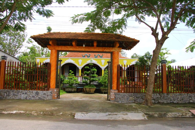 “Đã mắt” với hơn 1.000 món đồ cổ tại nhà người đàn ông ở miền Tây - Ảnh 1.