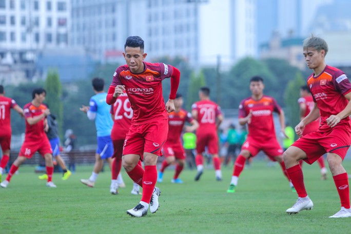 Cận cảnh buổi tập nghiêm túc song thoải mái của đội tuyển bóng đá Việt Nam - Ảnh 15. Cận cảnh buổi tập nghiêm túc song thoải mái của đội tuyển bóng đá Việt Nam - Ảnh 15.