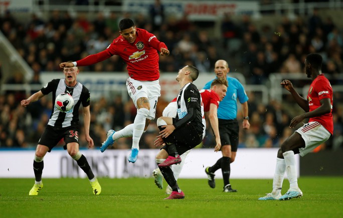 Man United gục ngã trước Newcastle - Ảnh 1.