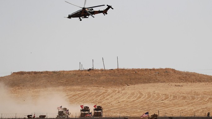 Thổ Nhĩ Kỳ động binh ở Syria, ông Trump đổi giọng - Ảnh 1.