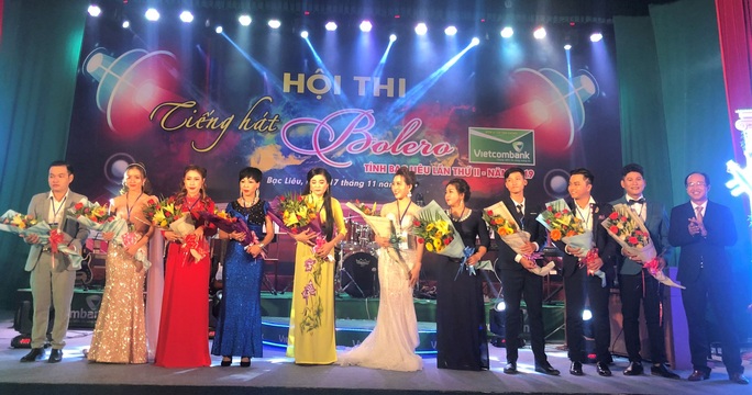 Hoài Linh giành giải nhất Hội thi “Tiếng hát Bolero” khu vực ĐBSCL - Ảnh 1.