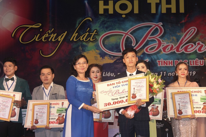 Hoài Linh giành giải nhất Hội thi “Tiếng hát Bolero” khu vực ĐBSCL - Ảnh 7.