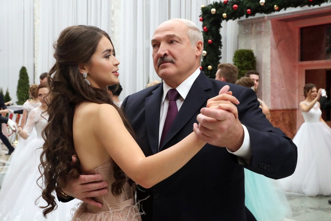 “Bạn gái tin đồn” của tổng thống Belarus trở thành nghị sĩ - Ảnh 1.