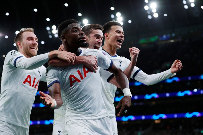 Tottenham bùng nổ với Mourinho, vượt vòng bảng Champions League  - Ảnh 8.