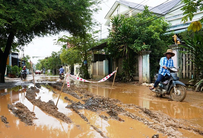 Buộc nhà thầu Trung Quốc trả đường dân sinh cho người dân Quảng Ngãi - Ảnh 2.