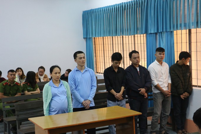 Đang nuôi con nhỏ nhưng người phụ nữ án chồng án - Ảnh 1. Đang nuôi con nhỏ nhưng người phụ nữ án chồng án - Ảnh 1.