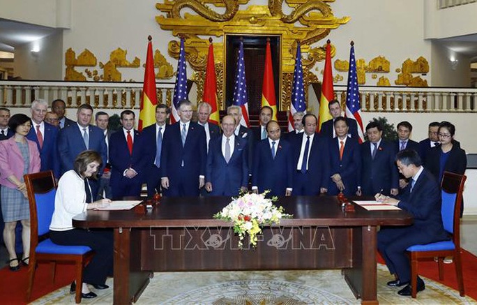 Việt - Mỹ ký kết 5 thỏa thuận kinh doanh lớn trị giá hàng tỉ USD - Ảnh 1. Việt - Mỹ ký kết 5 thỏa thuận kinh doanh lớn trị giá hàng tỉ USD - Ảnh 1.