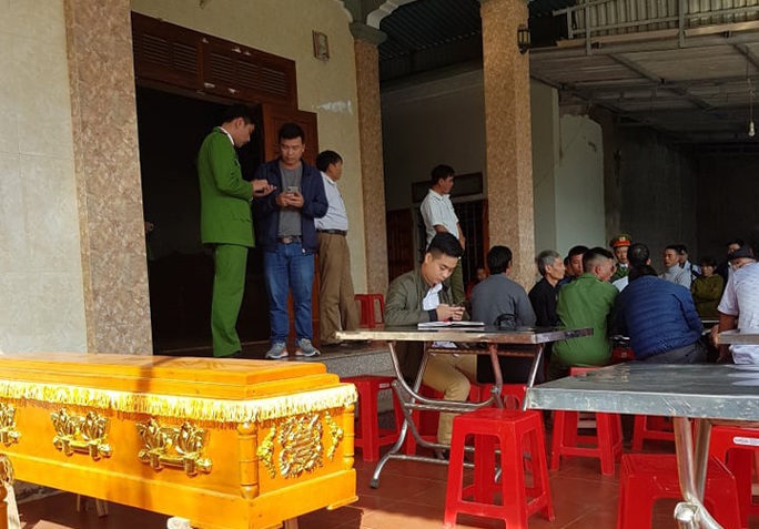 Hé lộ nguyên nhân cặp vợ chồng trẻ chết tại nhà ở Hà Tĩnhvợ chồng - Ảnh 1.