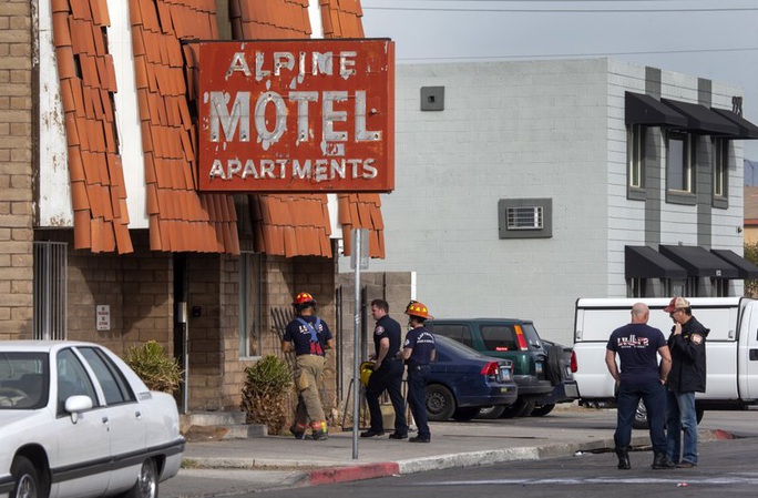 Căn hộ bốc cháy khiến 6 người chết, 13 người bị thương ở Las Vegas - Ảnh 1.