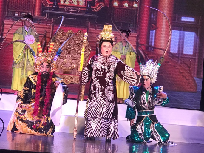 Nghệ sĩ Phạm Huyền Trâm hút hồn khán giả mê tuồng cổ - Ảnh 1. Nghệ sĩ Phạm Huyền Trâm hút hồn khán giả mê tuồng cổ - Ảnh 1.