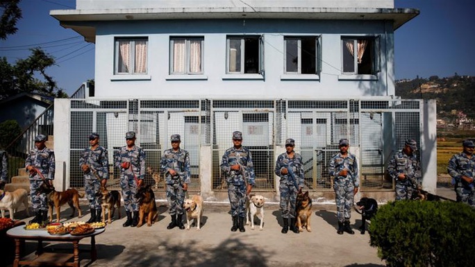 Nepal bắt giữ 122 nghi phạm Trung Quốc  - Ảnh 1.