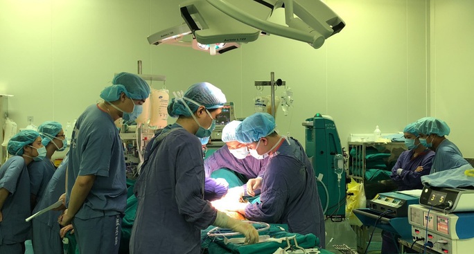 2 tạng hiến của nam thanh niên 19 tuổi chết não được ghép cho một người Lào - Ảnh 1. 2 tạng hiến của nam thanh niên 19 tuổi chết não được ghép cho một người Lào - Ảnh 1.