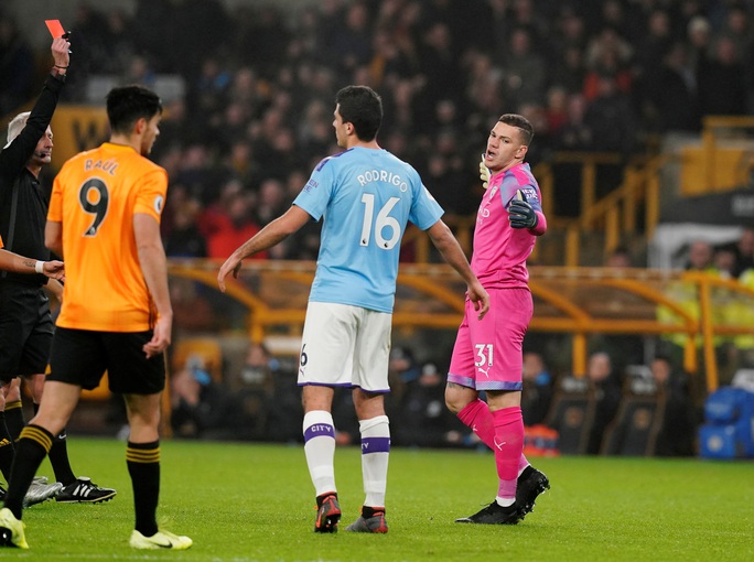 Wolverhampton ngược dòng đẳng cấp, Man City thua tê tái ở Molineux - Ảnh 2.