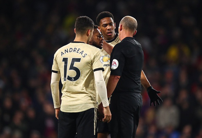 Chủ nhà Burnley tặng quà, Man United vào Top 5 - Ảnh 5.