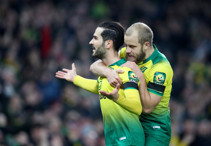 Thoát hiểm nghẹt thở tại Carrow Road, Tottenham lỡ bước vào top 4 - Ảnh 2.