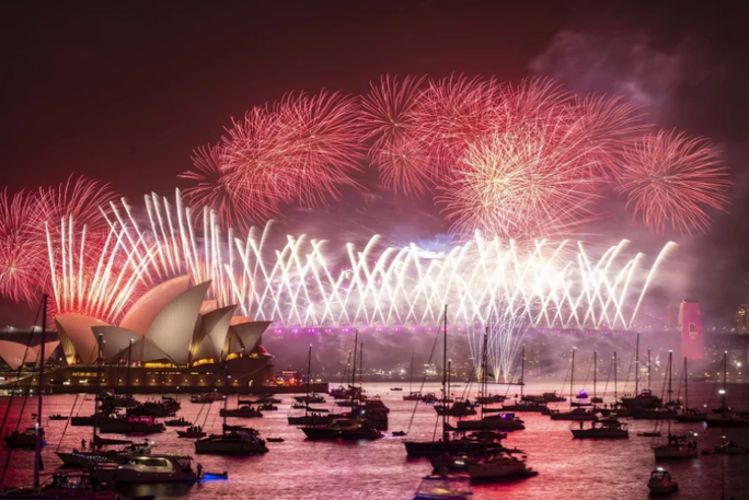 Úc vẫn rực rỡ pháo hoa mừng năm mới 2020 - Ảnh 13.