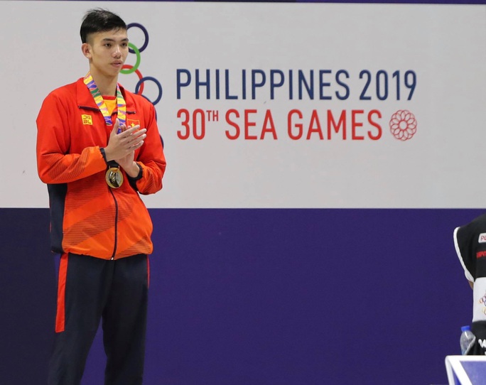 SEA Games 30: Huy Hoàng phá kỷ lục 400m tự do, lấy HCV đầu tiên môn bơi lội - Ảnh 6.