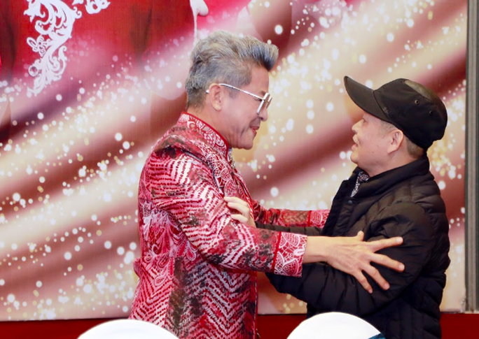 Quang Thắng: Mọi người trêu đếm tiền phồng lưỡi nhưng có show không đủ tiền đổ xăng - Ảnh 2.