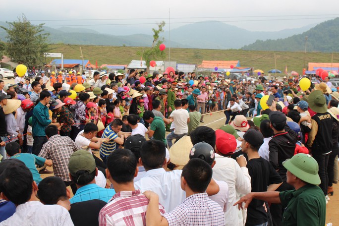 Hàng vạn người náo nức đổ về Hoan Châu đệ nhất danh lam trẩy hội đầu năm - Ảnh 5.