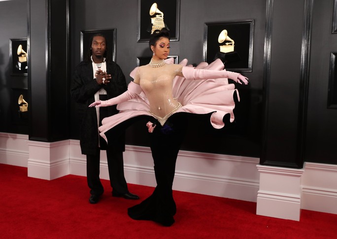 Ngắm mỹ nhân “chiếm sóng” thảm đỏ Grammy 2019 - Ảnh 2.