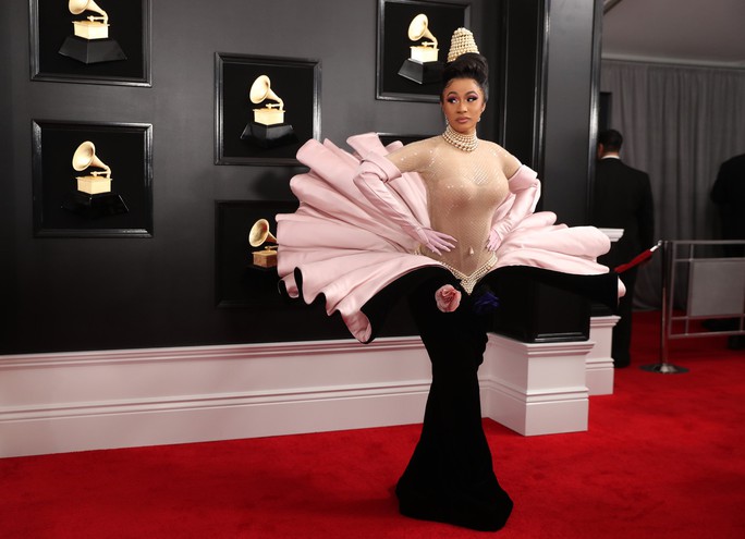 Ngắm mỹ nhân “chiếm sóng” thảm đỏ Grammy 2019 - Ảnh 1.