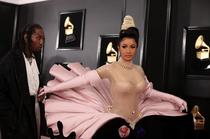 Ngắm mỹ nhân “chiếm sóng” thảm đỏ Grammy 2019 - Ảnh 3.