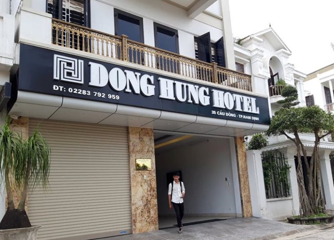 Khách sạn, nhà nghỉ đội giá “chặt chém” du khách trước giờ khai ấn Đền Trần - Ảnh 2.
