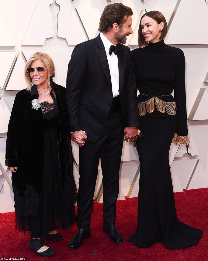 Lady Gaga và Bradley Cooper vướng nghi án phim giả tình thật - Ảnh 12.