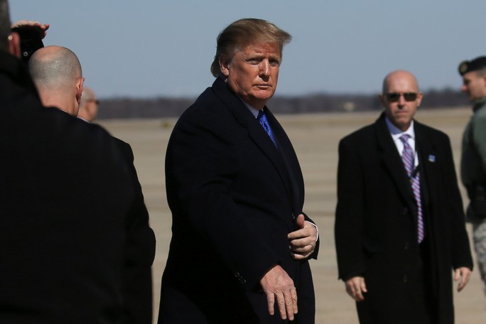 Tổng thống Mỹ Donald Trump lên Air Force One, hướng đến Hà Nội - Ảnh 2.