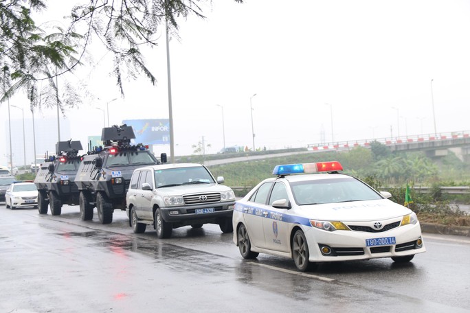 Xe bọc thép đặc chủng bảo vệ Chủ tịch Kim Jong-un từ Đồng Đăng về Hà Nội - Ảnh 2.