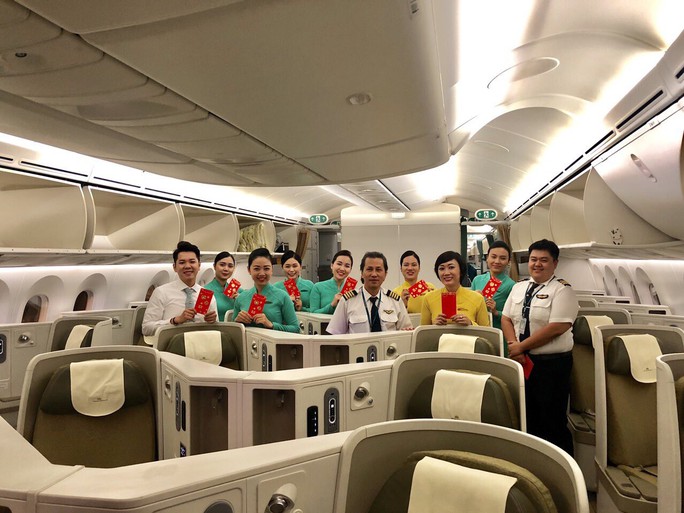 Hành khách nước ngoài thích thú đón Xuân trên độ cao 10.000 m - Ảnh 12.