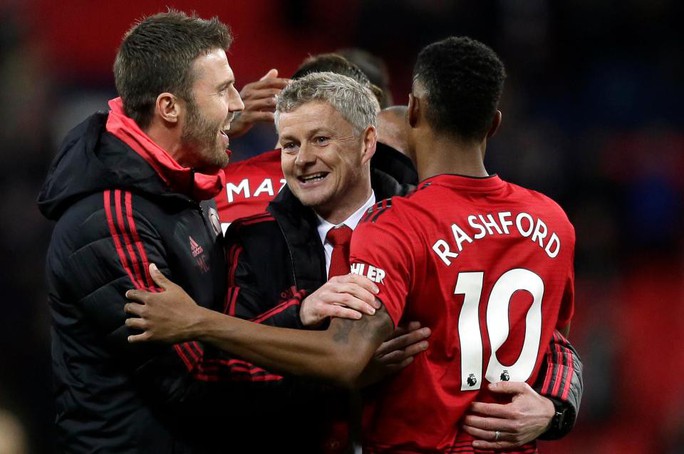 Paul Pogba rực sáng, Man United soán chỗ Chelsea ở Top 4 - Ảnh 2.