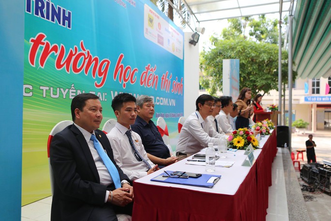 Đưa trường học đến thí sinh: Học ngành gì để không thất nghiệp? - Ảnh 3.