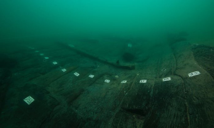 Khai quật tàu cổ ngủ quên 2500 năm dưới đáy sông nile