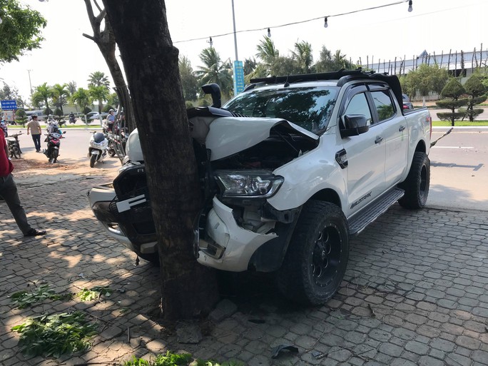 Đà Nẵng: Phóng viên bị côn đồ tấn công trước mặt công an khi đang tác nghiệp - Ảnh 2.