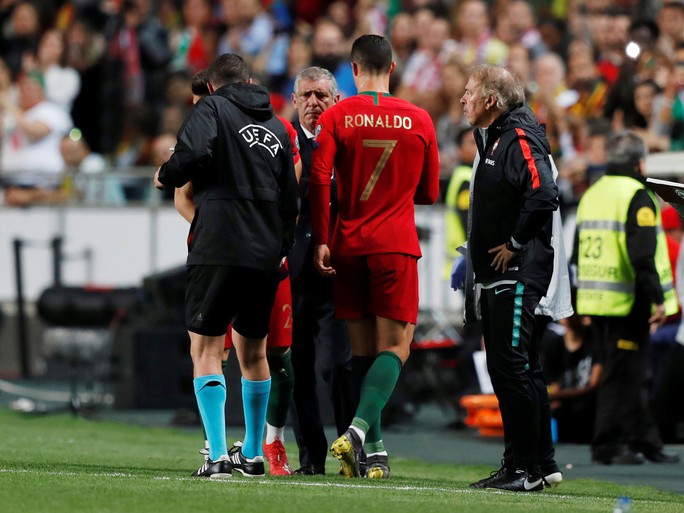 Ronaldo chấn thương, Juventus lo ngại tứ kết Champions League - Ảnh 3.