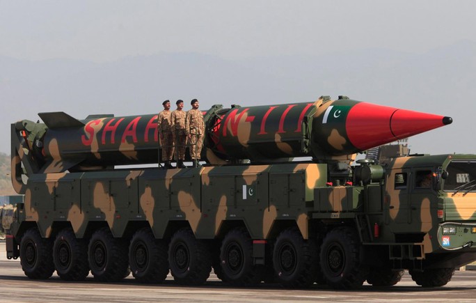 Kho vũ khí hạt nhân đáng sợ của Ấn Độ - Pakistan - Ảnh 1.