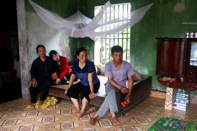 Nhói lòng gia cảnh nữ sinh lớp 9 bị đánh dã man, lột đồ - Ảnh 1.