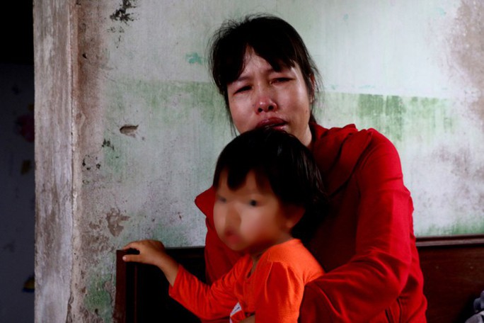 Nhói lòng gia cảnh nữ sinh lớp 9 bị đánh dã man, lột đồ - Ảnh 2.
